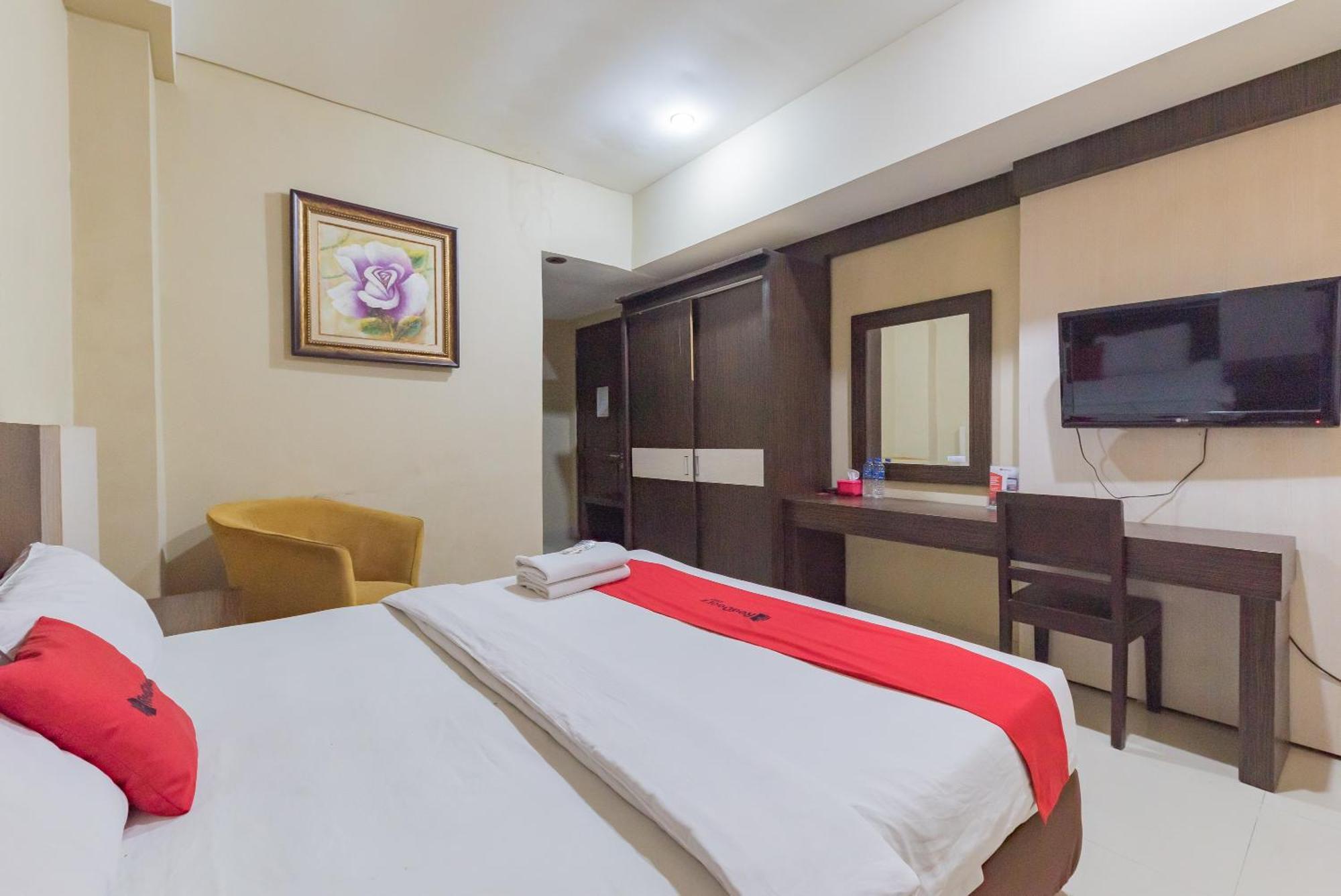 Reddoorz At La Mega Near Pasar Pagi Cirebon Otel Dış mekan fotoğraf